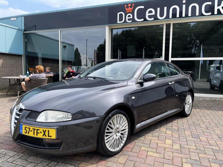 Alfa Romeo GT 1.8 TS, Distinctive, Leer, Auto's, Alfa Romeo, Dealer onderhouden, Onderhoudsboekje, Te koop, Handgeschakeld, Coupé