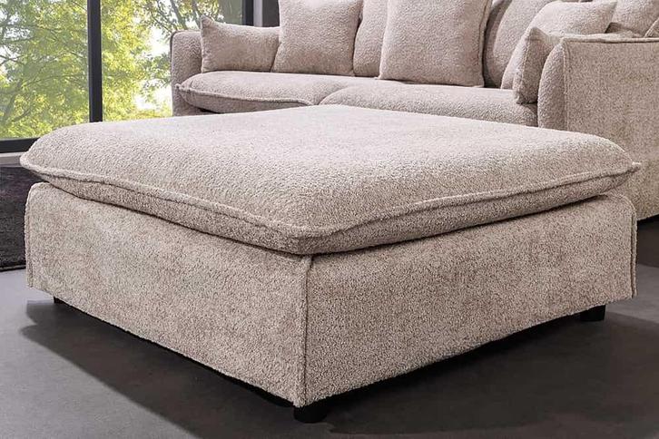 Grote kruk HEAVEN 100cm champagne beige Bouclé Ottomaanse, Huis en Inrichting, Banken | Voetenbanken en Poefen, Ophalen of Verzenden