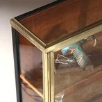 Pianovormige verzamelaars vitrine of display-cabinet in bron, Antiek en Kunst, Ophalen of Verzenden