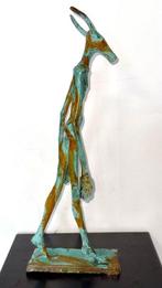 Abdoulaye Derme - sculptuur, Minotaure en marche - 42 cm -