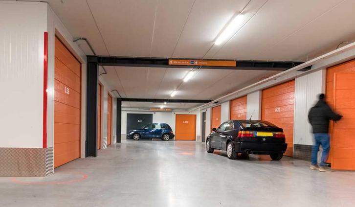 Garagebox huren in Nijmegen. Indoor, veilig en 24/7 toegang, Huizen en Kamers, Garages en Parkeerplaatsen, Overijssel