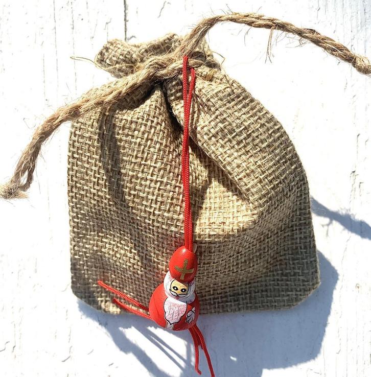 Jute zakje met 5 pepernoten en gelukspoppetje Sinterklaas, Hobby en Vrije tijd, Feestartikelen, Geboorte of Huwelijk, Nieuw, Feestartikel
