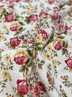 Rustiek bloemmotief stof, geïnspireerd door Sanderson. -