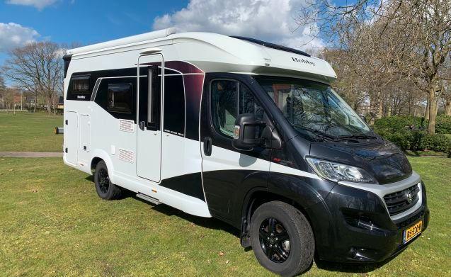 2 pers. Hobby camper huren in Uden? Vanaf € 143 p.d. - Goboo, Caravans en Kamperen, Verhuur