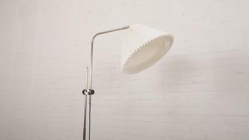 Vintage design Vloerlamp | Le Klint Denemarken | model 321, Huis en Inrichting, Lampen | Vloerlampen, Ophalen of Verzenden