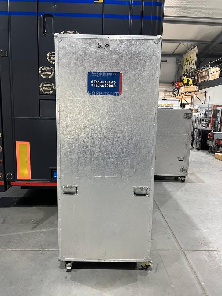 Krat met 9 tafels, Huis en Inrichting, Tafels | Eettafels, Gebruikt