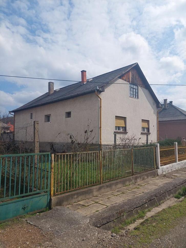 Hongarije Ozd Bukkgebergte HUURKOOP 5-KamerPlus Huis te koop, Huizen en Kamers, Buitenland, Stad, Woonhuis, Verkoop zonder makelaar