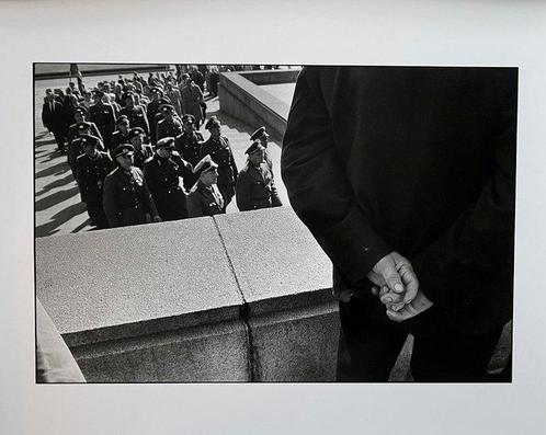 René Burri (1933 - 2014) - Soldats est allemands au memorial, Antiek en Kunst, Kunst | Schilderijen | Modern