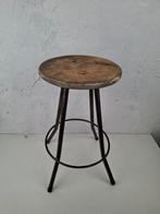 Kruk - Staal - Hoge kruk, tafel uit Duitsland.