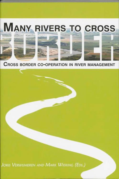 Many Rivers to Cross 9789059722002 M. Wiering, Boeken, Politiek en Maatschappij, Gelezen, Verzenden