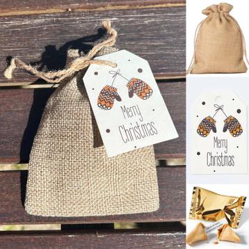 Jute zakje met fortune cookie en Kerst kaartje met winter wa beschikbaar voor biedingen
