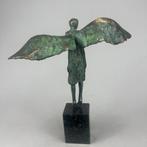 J. Zak (XX-XXI) - Your Angel (bronze 35cm)