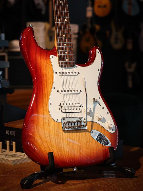 Fender 2010 American Standard Stratocaster HSS Sienna Sun..., Muziek en Instrumenten, Snaarinstrumenten | Gitaren | Elektrisch