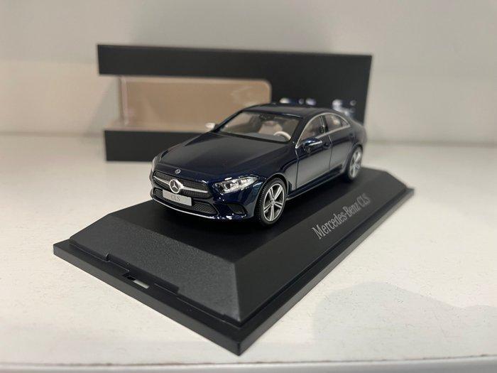 Norev 1:43 - Modelauto - Mercedes-Benz CLS, Hobby en Vrije tijd, Modelauto's | 1:5 tot 1:12