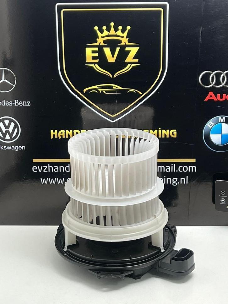 Toyota RAV-4 Hybride kachelventilator bj.2020 Artnr. 5285T2, Auto-onderdelen, Airco en Verwarming, Gebruikt, Toyota