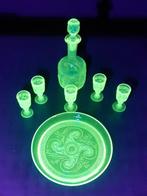 Portieux - Drinkset (7) - Likeurstel - Uraniumglas,, Antiek en Kunst, Antiek | Glas en Kristal
