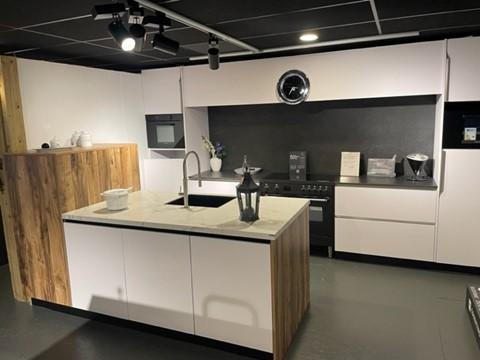 Uitverkoop showroom moderne keukens incl apparatuur, Huis en Inrichting, Keuken | Complete keukens, Overige kleuren, Nieuw, Greeploos
