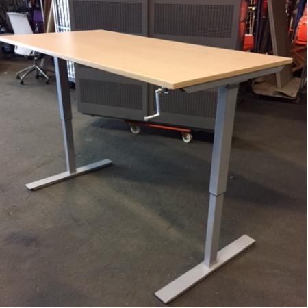 (MDK-104762) Kwadrant zit-sta slingerbureau, Huis en Inrichting, Bureaus, Nieuw, Ophalen of Verzenden