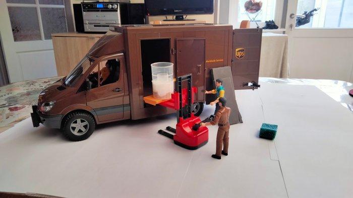Bruder 1:16 - Model vrachtwagen - Mercedes Sprinter UPS, Antiek en Kunst, Antiek | Overige Antiek