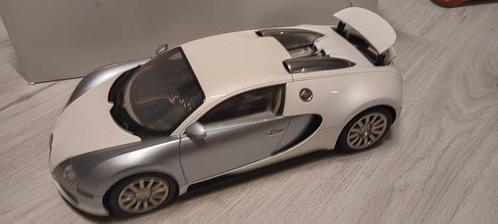 Autoart 1:12 - Model raceauto - Bugatti Veyron, Hobby en Vrije tijd, Modelauto's | 1:5 tot 1:12