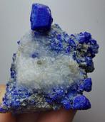 lazuriet Kristallen op matrix - Hoogte: 55 mm - Breedte: 43, Verzamelen, Mineralen en Fossielen