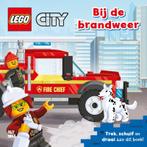 LEGO City - Bij de brandweer 9789030508458, Boeken, Overige Boeken, Gelezen, Verzenden