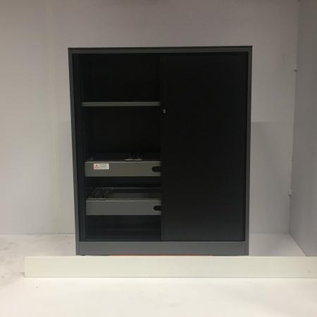 (MDK-106130) Ahrend roldeurkast kleur antraciet 142 cm hoog, Huis en Inrichting, Kasten | Roldeurkasten en Archiefkasten, Gebruikt
