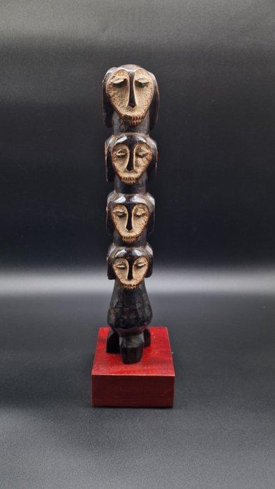 Beeld met meerdere gezichten, legaal, in hout - HOOGTE 40 CM, Antiek en Kunst, Kunst | Niet-Westerse kunst