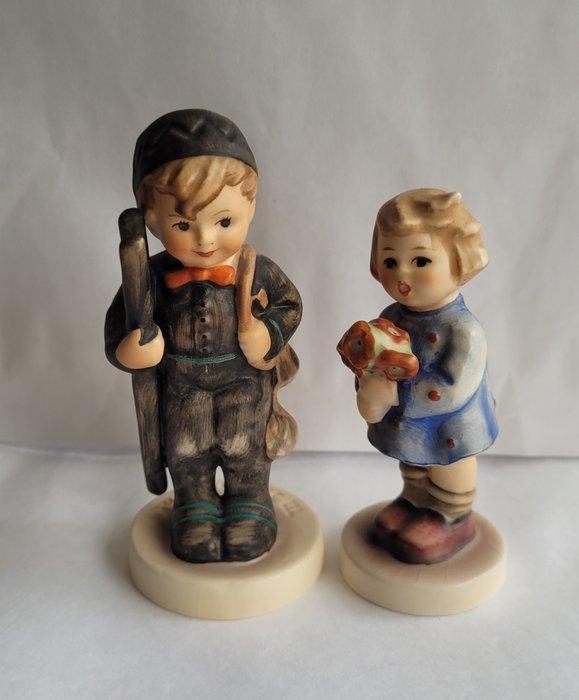 Beeldje - Hummel Goebel Schoorsteenveger en bloemenmeisje -, Antiek en Kunst, Curiosa en Brocante