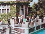 Slim Aarons (1916-2006) - Family pool, Antiek en Kunst