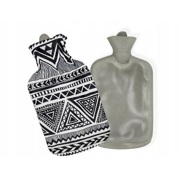 Tragar Triangle Warmwaterkruik 2 Liter – Met Zachte Hoes –, Huis en Inrichting, Woonaccessoires | Kussens, Ophalen of Verzenden