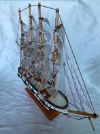 Maritieme objecten - De zeilboot Le Frances, met de hand