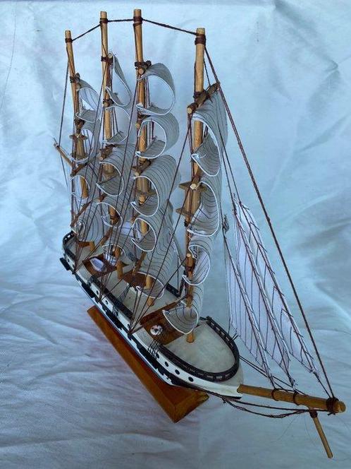 Maritieme objecten - De zeilboot Le Frances, met de hand, Antiek en Kunst, Curiosa en Brocante