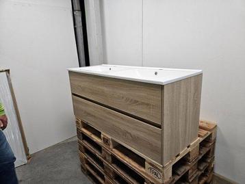Badmeubel 120 x 46 cm eiken met witte wastafel en 2 beschikbaar voor biedingen