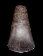 IJzertijd - Grote bijl van bewerkte en gepolijste steen -, Antiek en Kunst