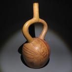 Moche, Peru Terracotta Huaco. 100 - 700 n.Chr. 31 cm hoog.