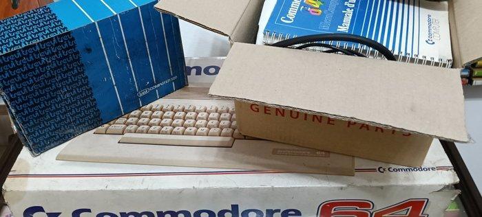 Commodore 64 with games & accessories - Computer - In, Spelcomputers en Games, Spelcomputers | Overige Accessoires