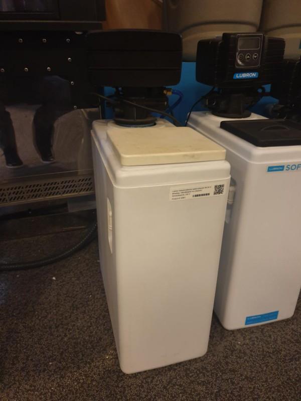 Lubron Volautomatische waterontharder BLUE-S, Zakelijke goederen, Horeca | Keukenapparatuur, Gebruikt, Ophalen
