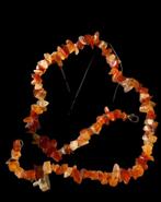 Prachtige ketting gemaakt met chips (schilfers) van