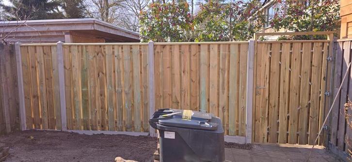 Schutting hout betonsysteem. Inclusief montage. Per meter., Tuin en Terras, Schuttingen, 2 meter of meer, 6 meter of meer, Nieuw