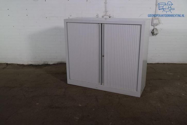 Roldeurkast | Tweedehands | Grijs | 2 legborden | MK301, Huis en Inrichting, Kasten | Roldeurkasten en Archiefkasten, Gebruikt