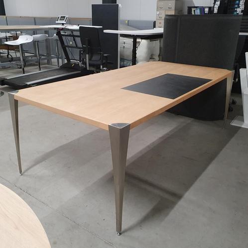 Ahrend directiebureau massief houten blad - 220x110 cm, Huis en Inrichting, Bureaus, Ophalen of Verzenden
