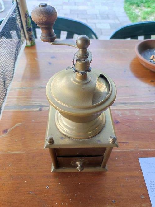 Koffiemolen - Messing, Antiek en Kunst, Antiek | Keukenbenodigdheden