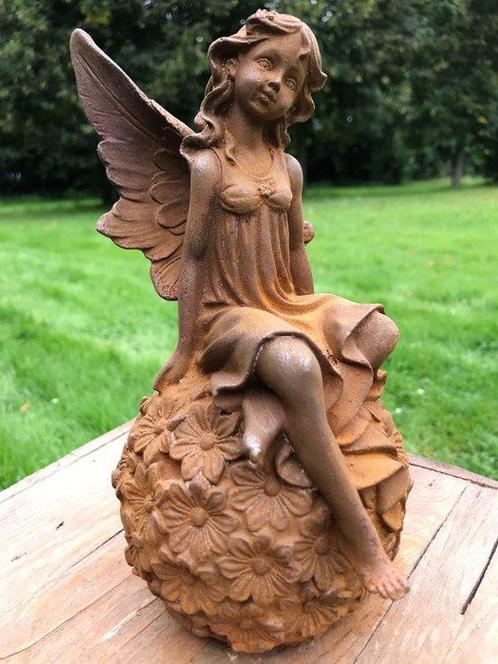 sculptuur, Tuin elf zittende op een bol van madeliefjes - 22, Antiek en Kunst, Curiosa en Brocante