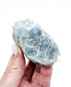 Aquamarijn ruw uit Brazilië (groter stuk) zie filmpje, Verzamelen, Ophalen of Verzenden