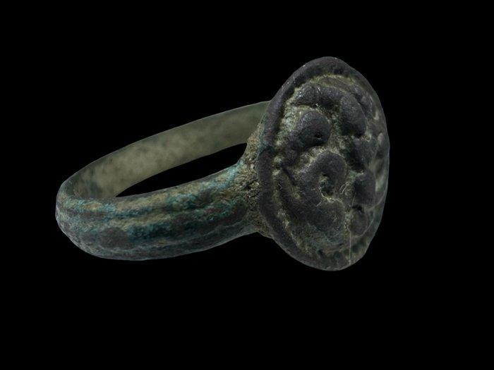 Laat-Romeins / Vroeg-Byzantijns Brons Ring, Sieraden, Tassen en Uiterlijk, Antieke sieraden