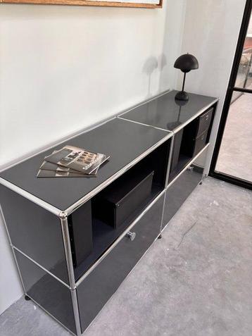 USM Haller - Dressoir - Metaal - USM Haller dressoir beschikbaar voor biedingen