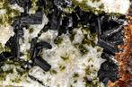 Zwarte Babingtoniet en Epidote op Prehniet Zeldzaam calcium