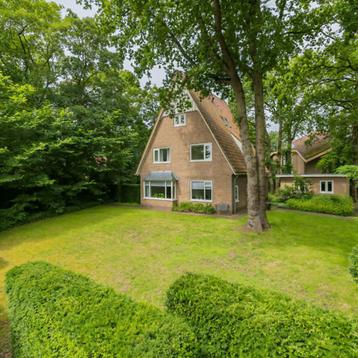 Vrijstaande woning met tuin, balkon en dubbele gar... beschikbaar voor biedingen