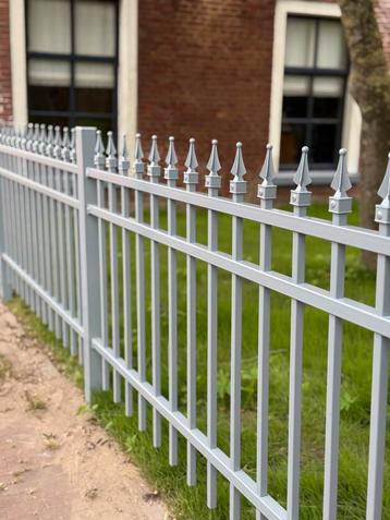 Hekwerk geleverd en gemonteerd voor €80 per meter beschikbaar voor biedingen